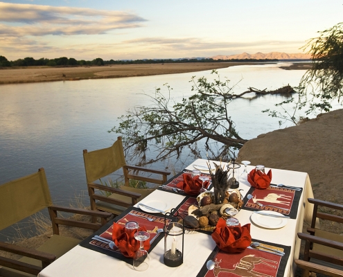 Cena en Island Bush Camp